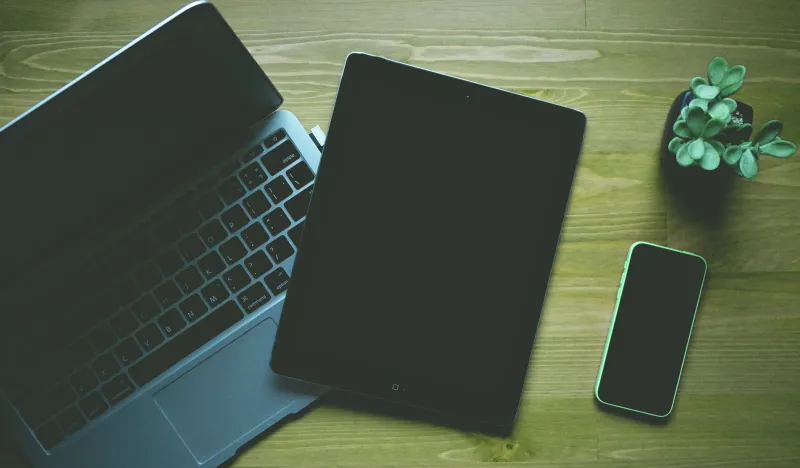 One Account, Five Devices: A Practical Guide to Keeping Microsoft Office in Sync Across Windows, Mac, and Mobile